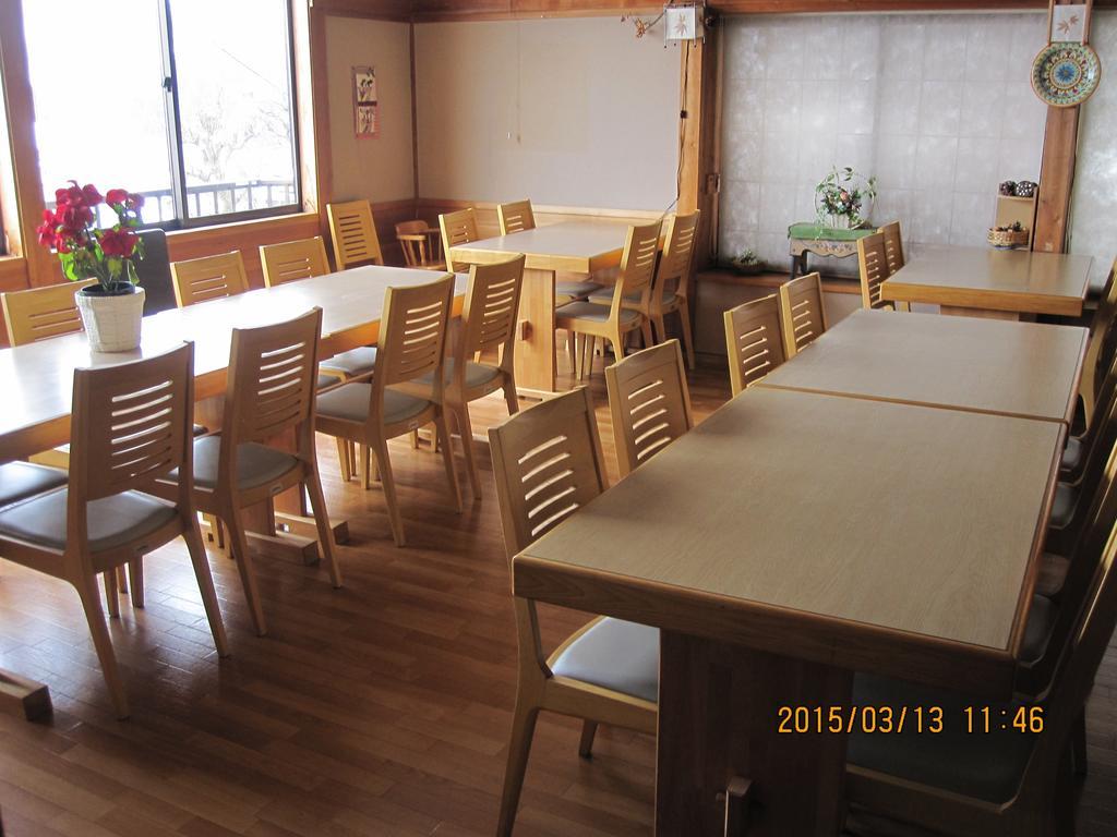 Apple Inn Takasaka Nozawaonsen Rum bild