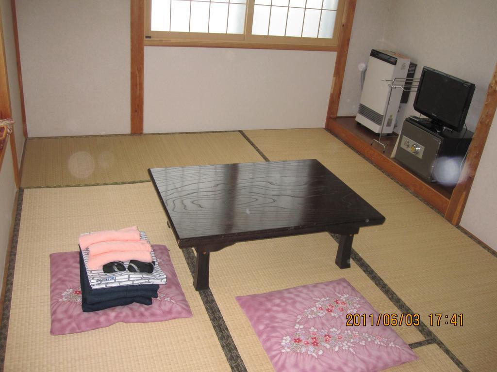 Apple Inn Takasaka Nozawaonsen Exteriör bild